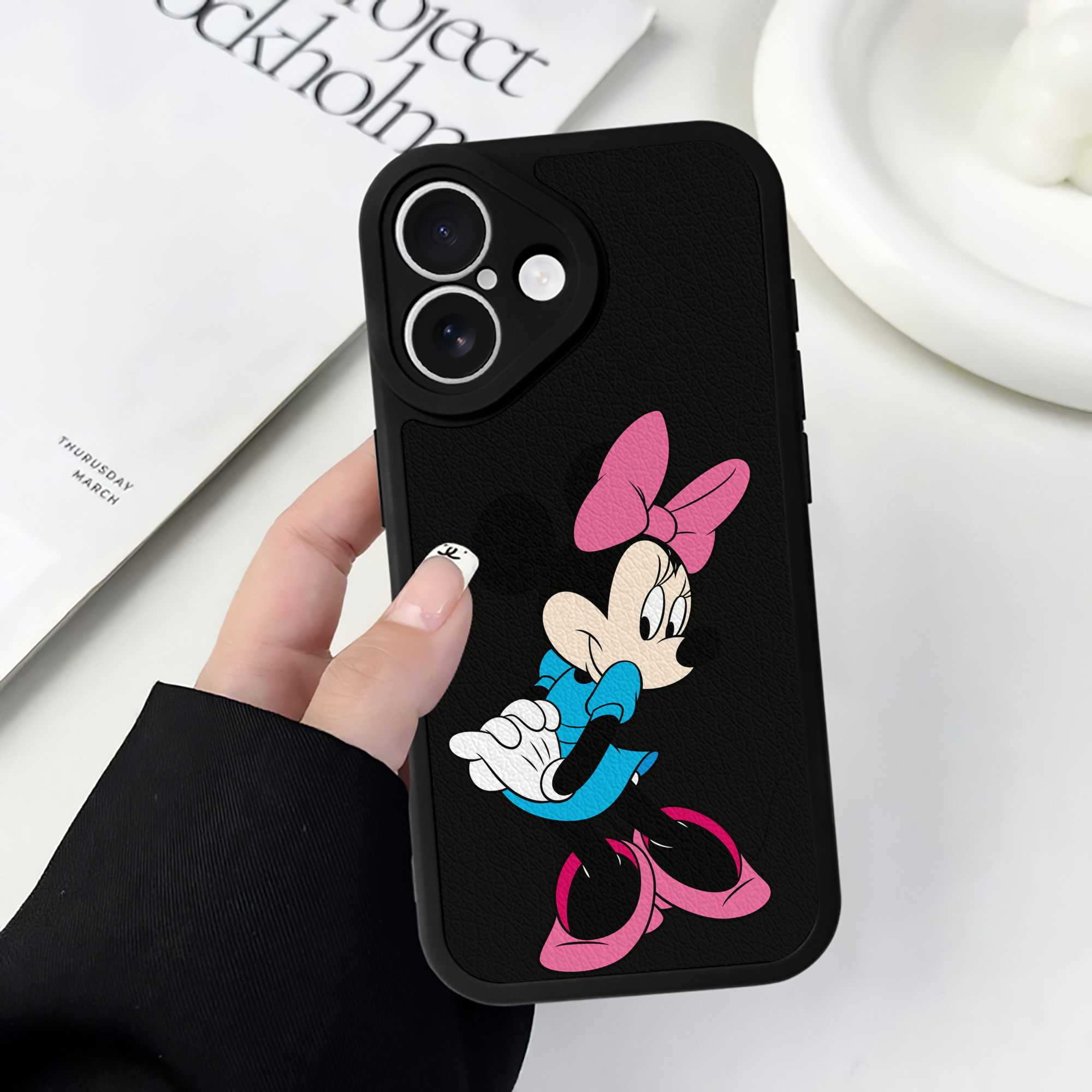 （画像用） ミッキーマウス Mickey Mouse 【iPhone 16シリーズ対応】シリコンスマホケース（レザー調） 材質：シリコン